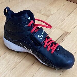 Nike Boss Air Zoom high top football cleats. Men’s size 13.5. ❗️NEW❗️